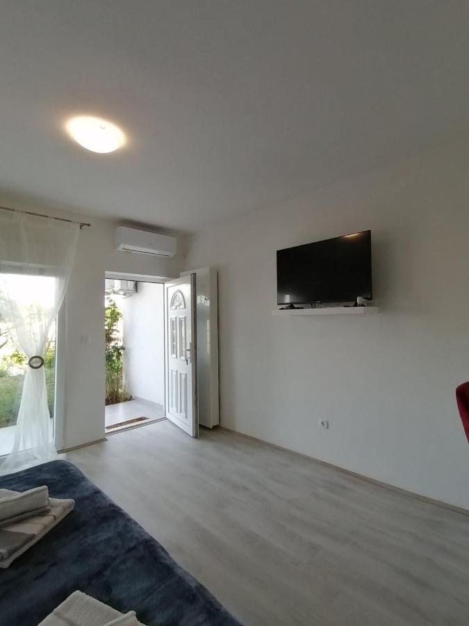 Leona Apartment Vidikovac, Pula Bagian luar foto